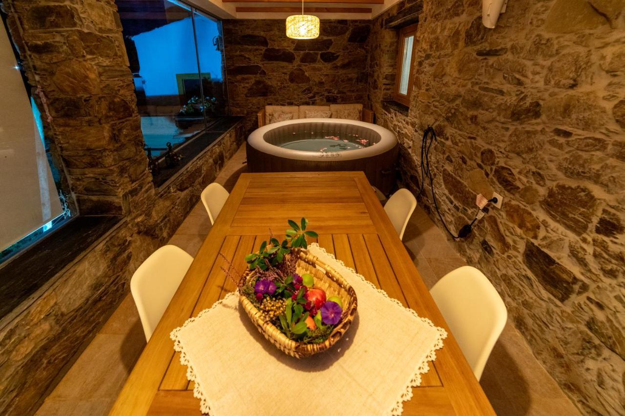 O Palheiro - Vista Panoramica E Jacuzzi Guest House Sobreira Formosa Luaran gambar
